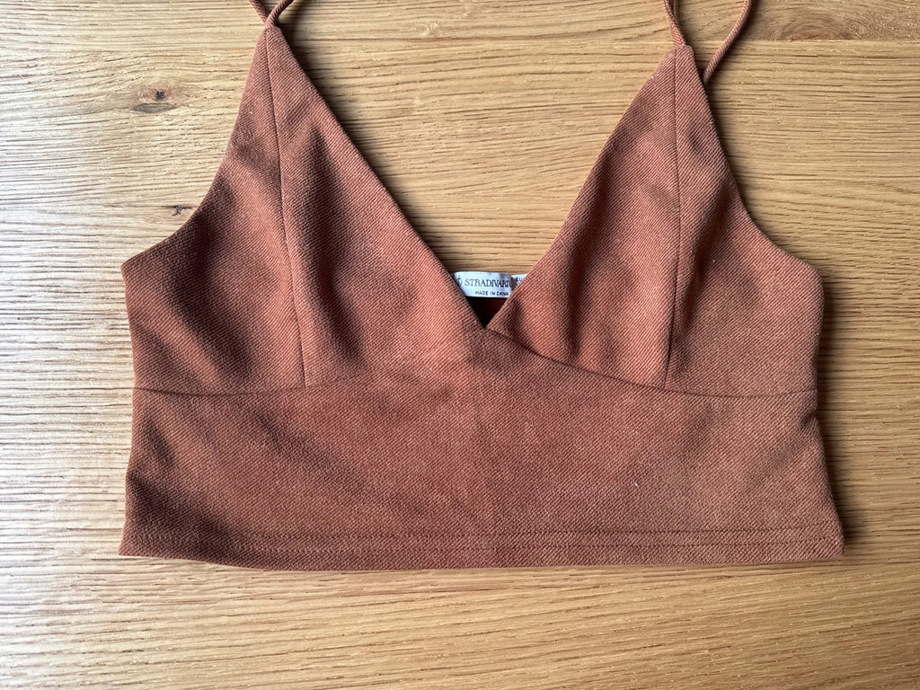Stradivarius women's brown cropped top is size S